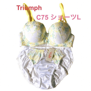 トリンプ(Triumph)のトリンプ Triumph 花柄ブラショーツセット C75ショーツL ホワイト(ブラ&ショーツセット)