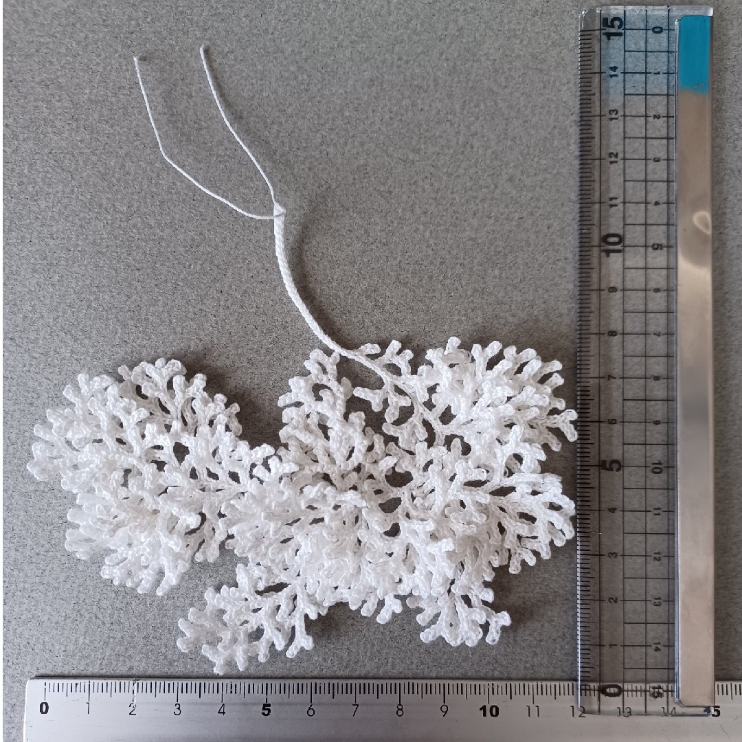 【期間限定お値下げ中】珊瑚のモチーフ(大)　2枚 ハンドメイドの素材/材料(各種パーツ)の商品写真