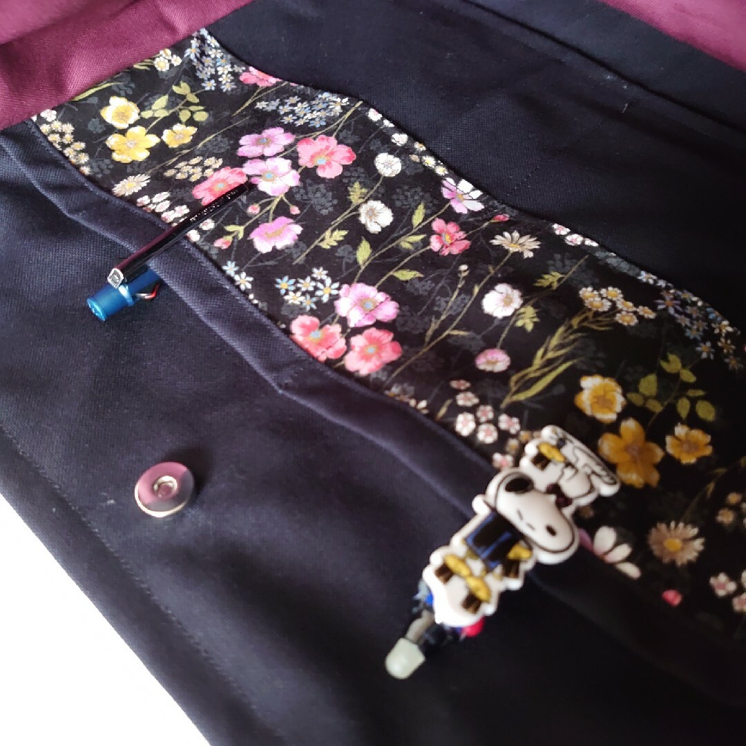 限定価格　草花ボタニカル　サイドポケット　肩掛けトートバッグ　ハンドメイド ハンドメイドのファッション小物(バッグ)の商品写真