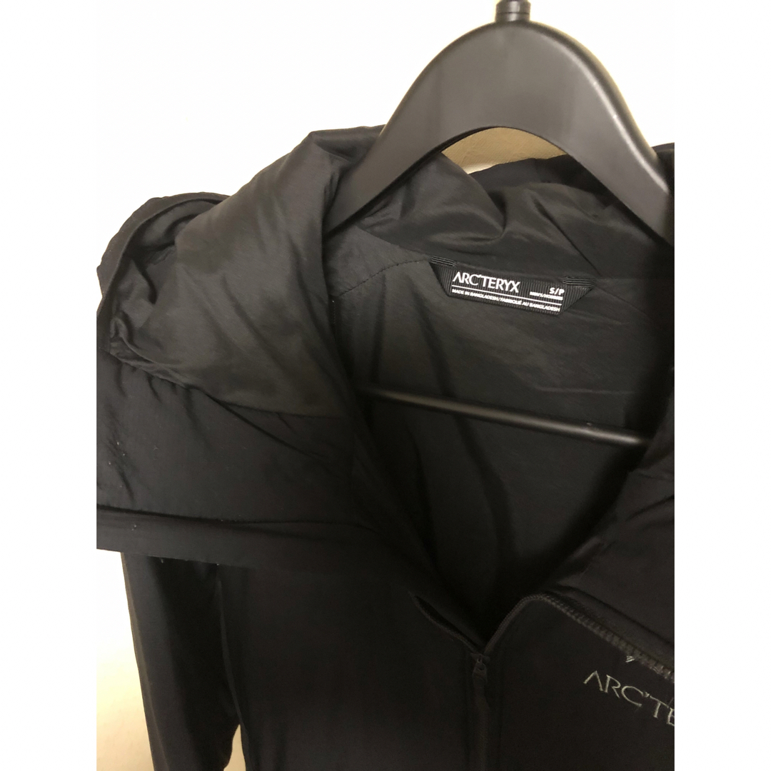 ARC'TERYX(アークテリクス)のアークテリクスアトムフーディー　Sサイズ メンズのジャケット/アウター(ナイロンジャケット)の商品写真