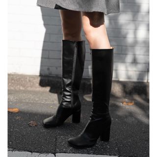 willfully long bold round toe boots