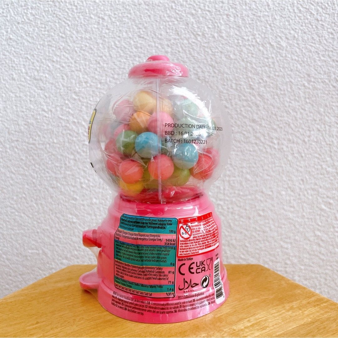 GAM BALL MACHINE【日本未販売】ガムボールマシン　ガチャ　ピンク 食品/飲料/酒の食品(菓子/デザート)の商品写真