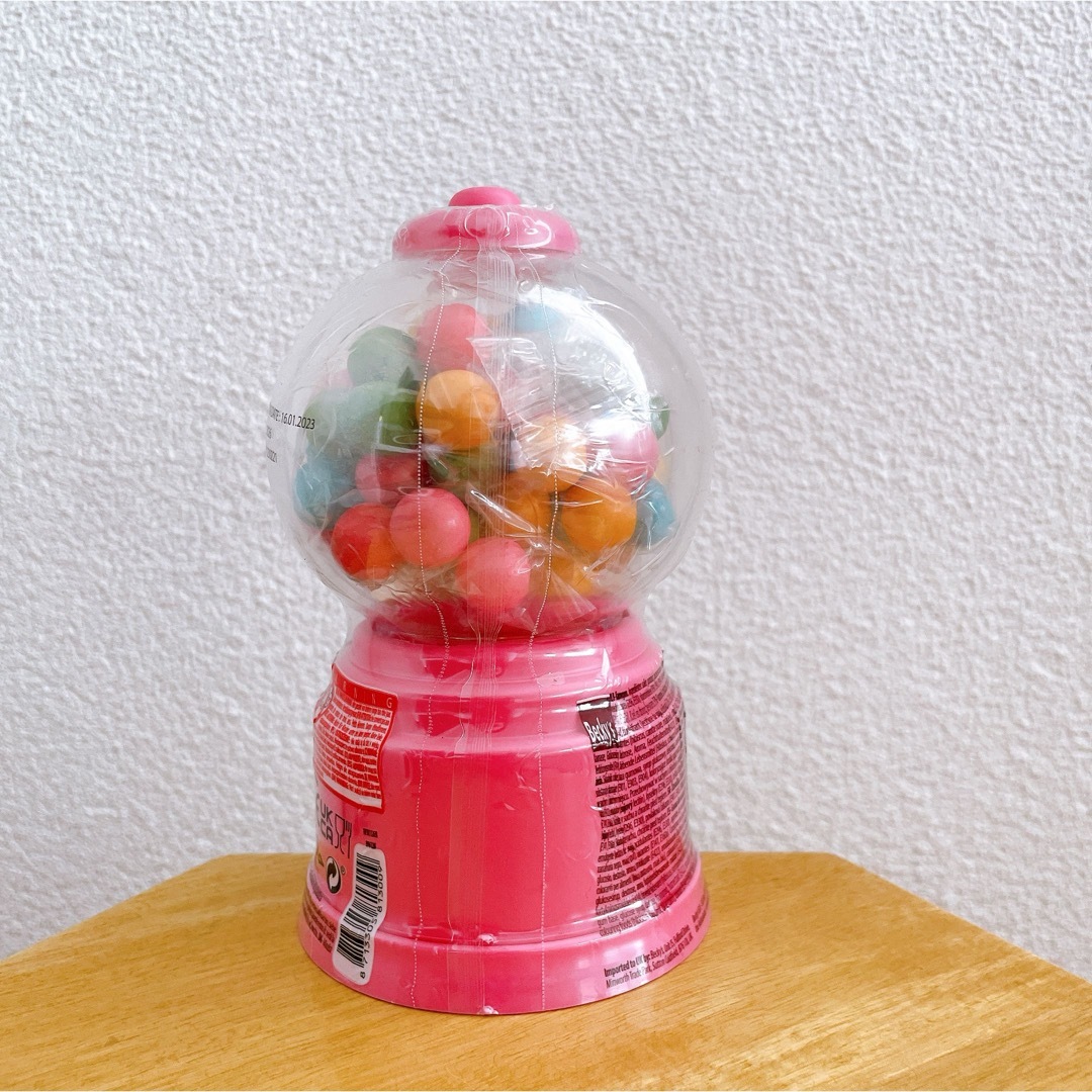 GAM BALL MACHINE【日本未販売】ガムボールマシン　ガチャ　ピンク 食品/飲料/酒の食品(菓子/デザート)の商品写真