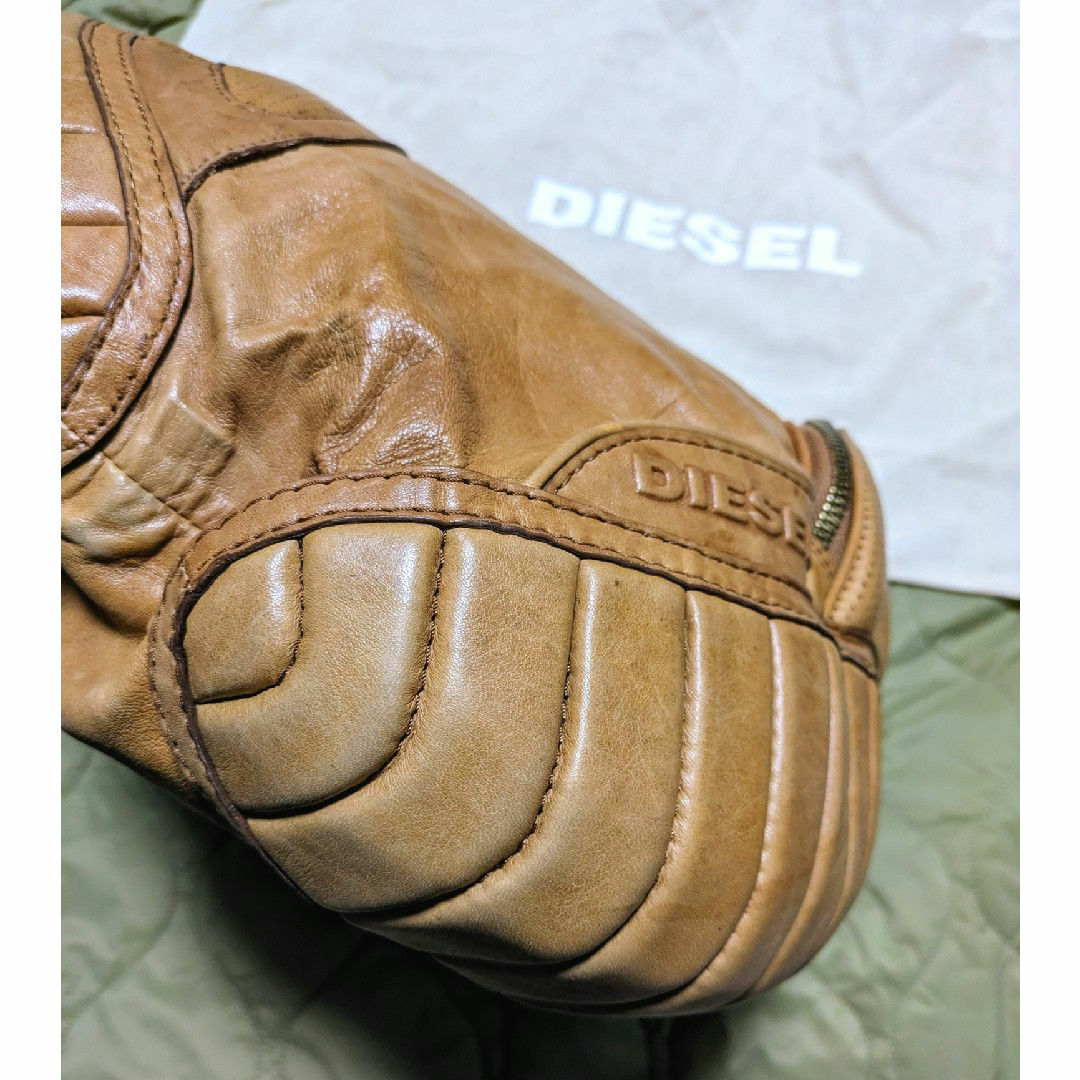 DIESEL(ディーゼル)のDIESELディーゼル リアルレザー ショルダーバッグ レディースのバッグ(ショルダーバッグ)の商品写真