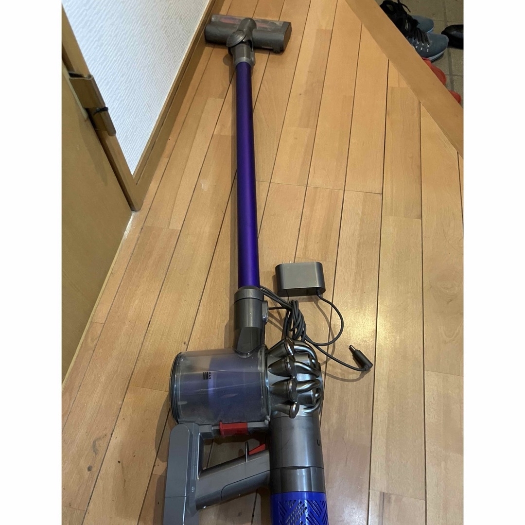 Dyson(ダイソン)のダイソン　V6掃除機 スマホ/家電/カメラの生活家電(掃除機)の商品写真