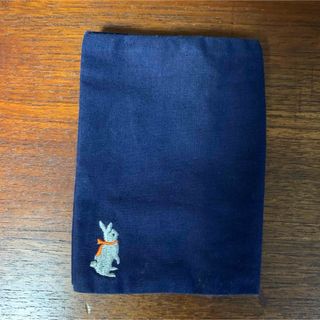 ブックカバー　綿素材　うさぎ刺繍　単行本サイズ(ブックカバー)