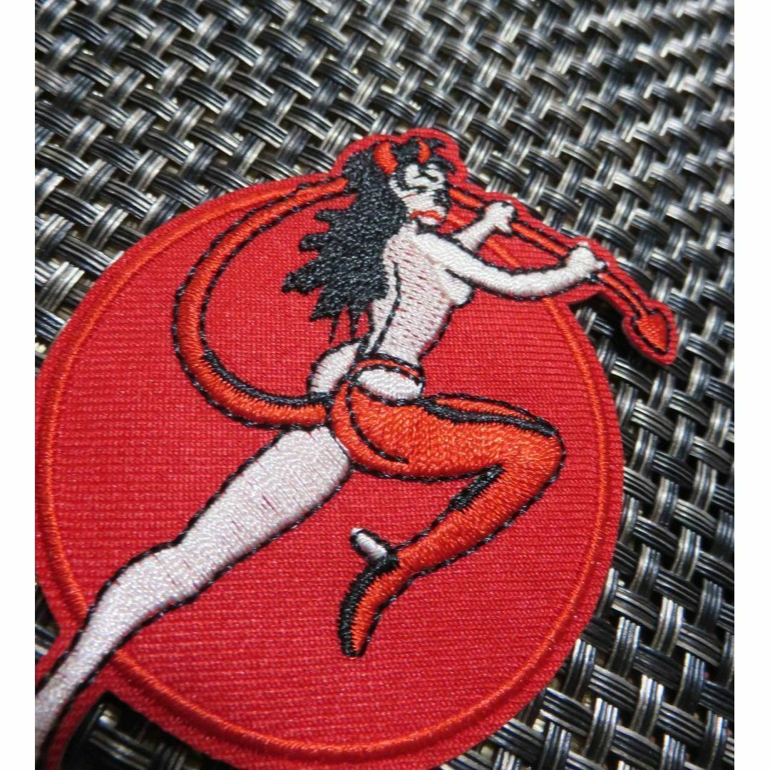 赤レイヤー嬢■セクシーデビルウーマン　悪魔ちゃん　キュートガール刺繍ワッペン激渋 ハンドメイドの素材/材料(各種パーツ)の商品写真