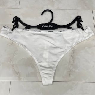 カルバンクライン(Calvin Klein)の新品未使用　カルバンクライン Tバック　ホワイト　ウェストロゴ　タンガ　M(ショーツ)