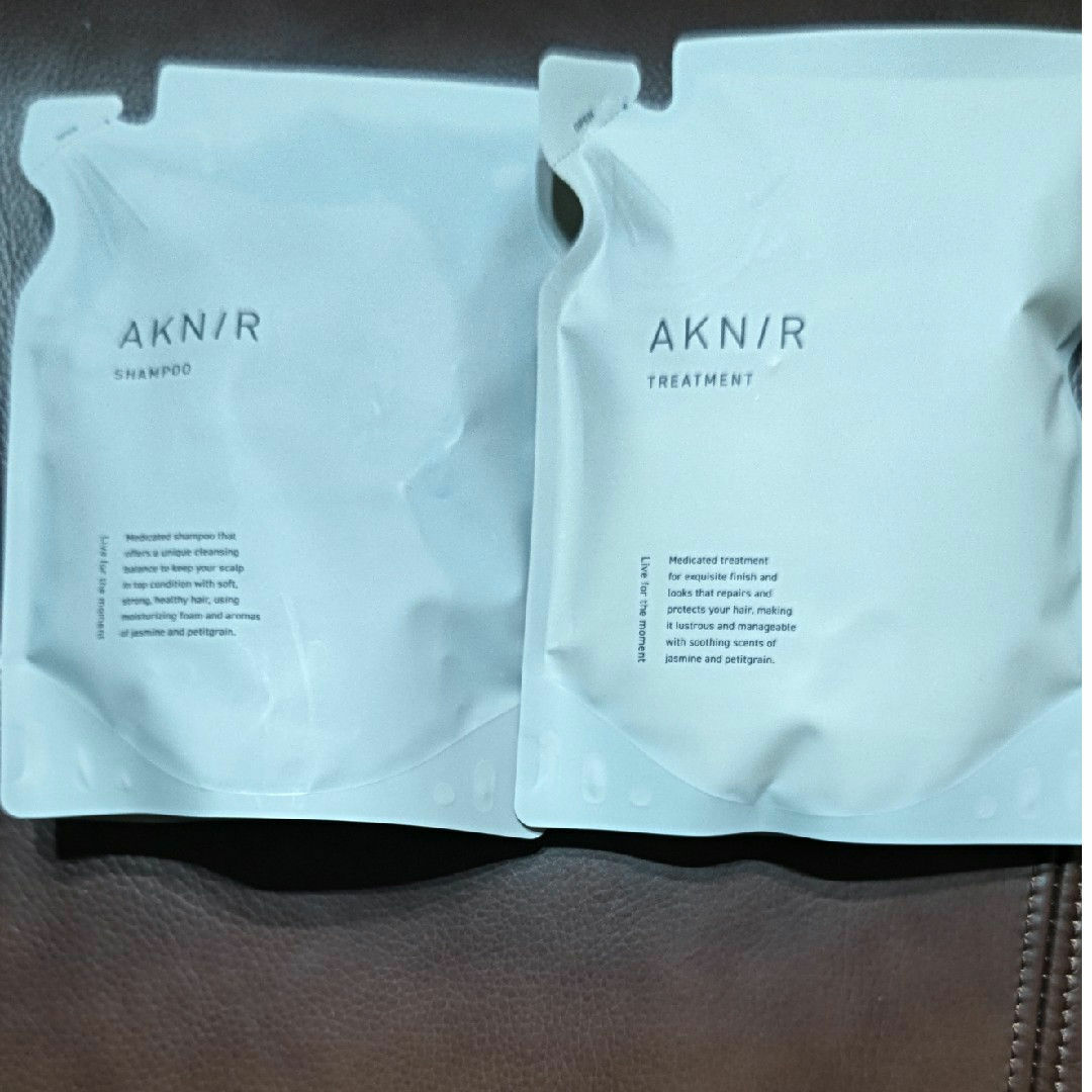 AKNIR アクニーシャンプー&トリートメント コスメ/美容のヘアケア/スタイリング(シャンプー/コンディショナーセット)の商品写真