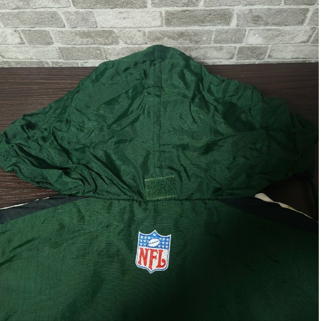 NFL ジェッツ 中綿ナイロンジャケット 90s古着 刺繍ロゴ ビッグシルエット メンズのジャケット/アウター(ナイロンジャケット)の商品写真