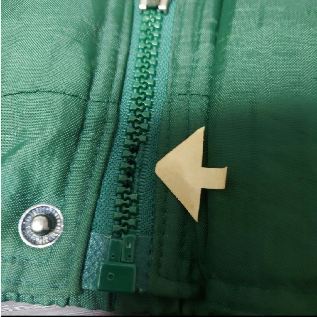 NFL ジェッツ 中綿ナイロンジャケット 90s古着 刺繍ロゴ ビッグシルエット メンズのジャケット/アウター(ナイロンジャケット)の商品写真