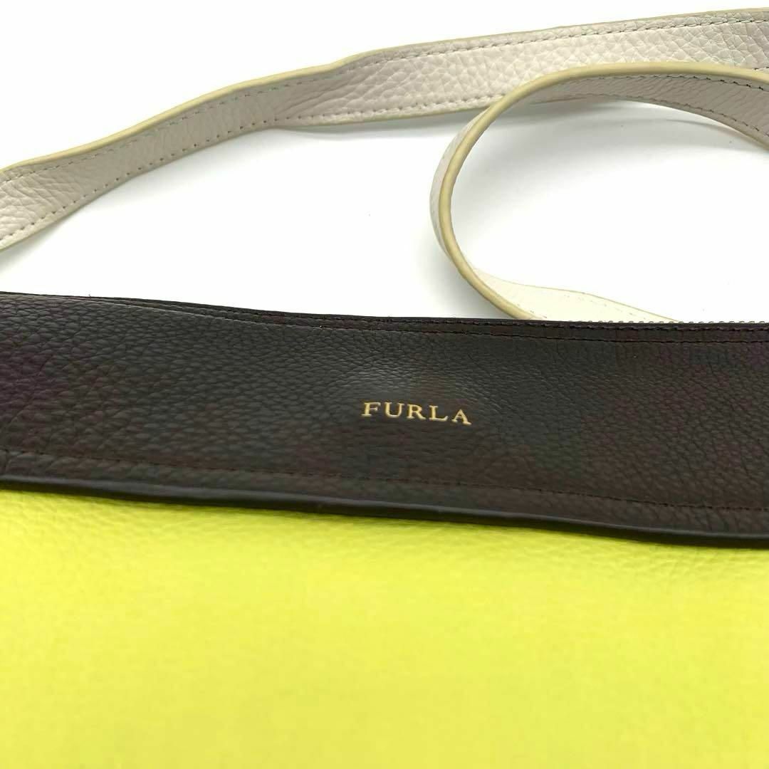 Furla(フルラ)の希少デザイン フルラ バイカラー ショルダー バッグ　シボ革 サコッシュ レディースのバッグ(ショルダーバッグ)の商品写真