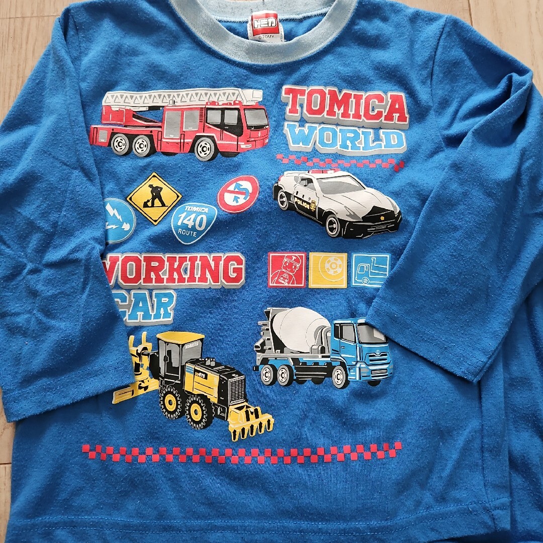 トミカ　パジャマ キッズ/ベビー/マタニティのキッズ服男の子用(90cm~)(パジャマ)の商品写真