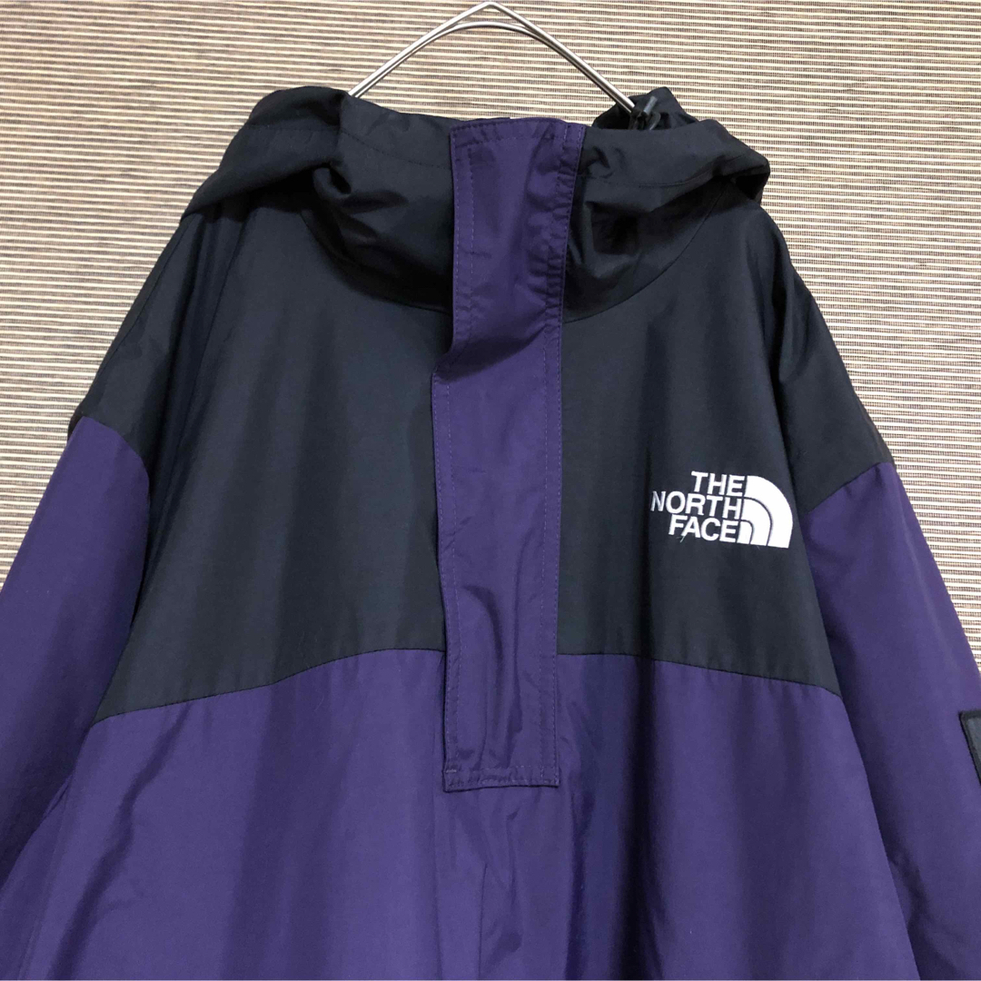 THE NORTH FACE(ザノースフェイス)のノースフェイス】マウンテンパーカー　アノラック　刺繍パープル紫　バイカラー18R メンズのジャケット/アウター(マウンテンパーカー)の商品写真