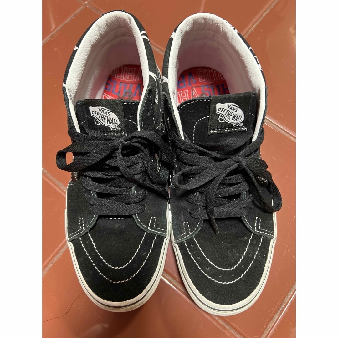 VANS(ヴァンズ)の値下げ！！vans☆スカル柄ハイカットスニーカー キッズ/ベビー/マタニティのキッズ靴/シューズ(15cm~)(スニーカー)の商品写真