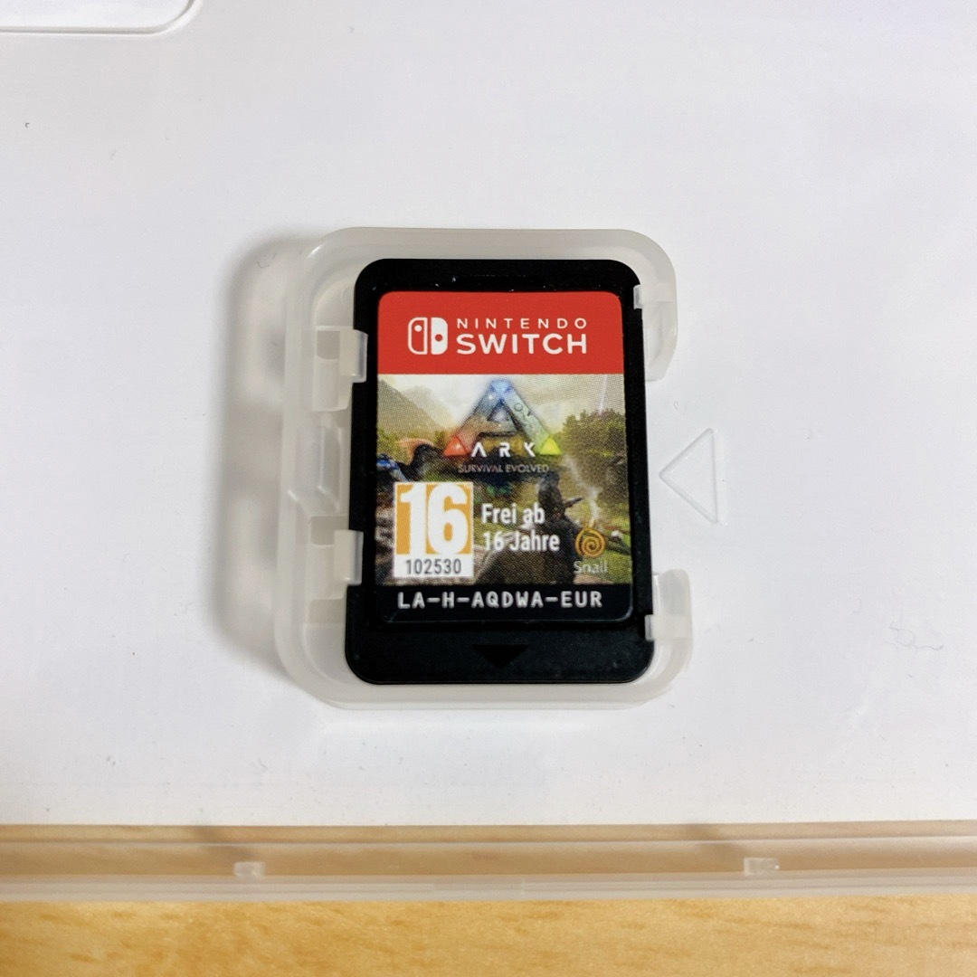 Nintendo Switch(ニンテンドースイッチ)のARK: Survival Evolved   海外版 エンタメ/ホビーのゲームソフト/ゲーム機本体(家庭用ゲームソフト)の商品写真