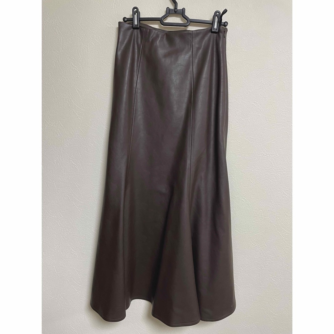 ánuans(アニュアンス)のフェイクレザーサスペンダーマーメイドスカート レディースのスカート(ロングスカート)の商品写真