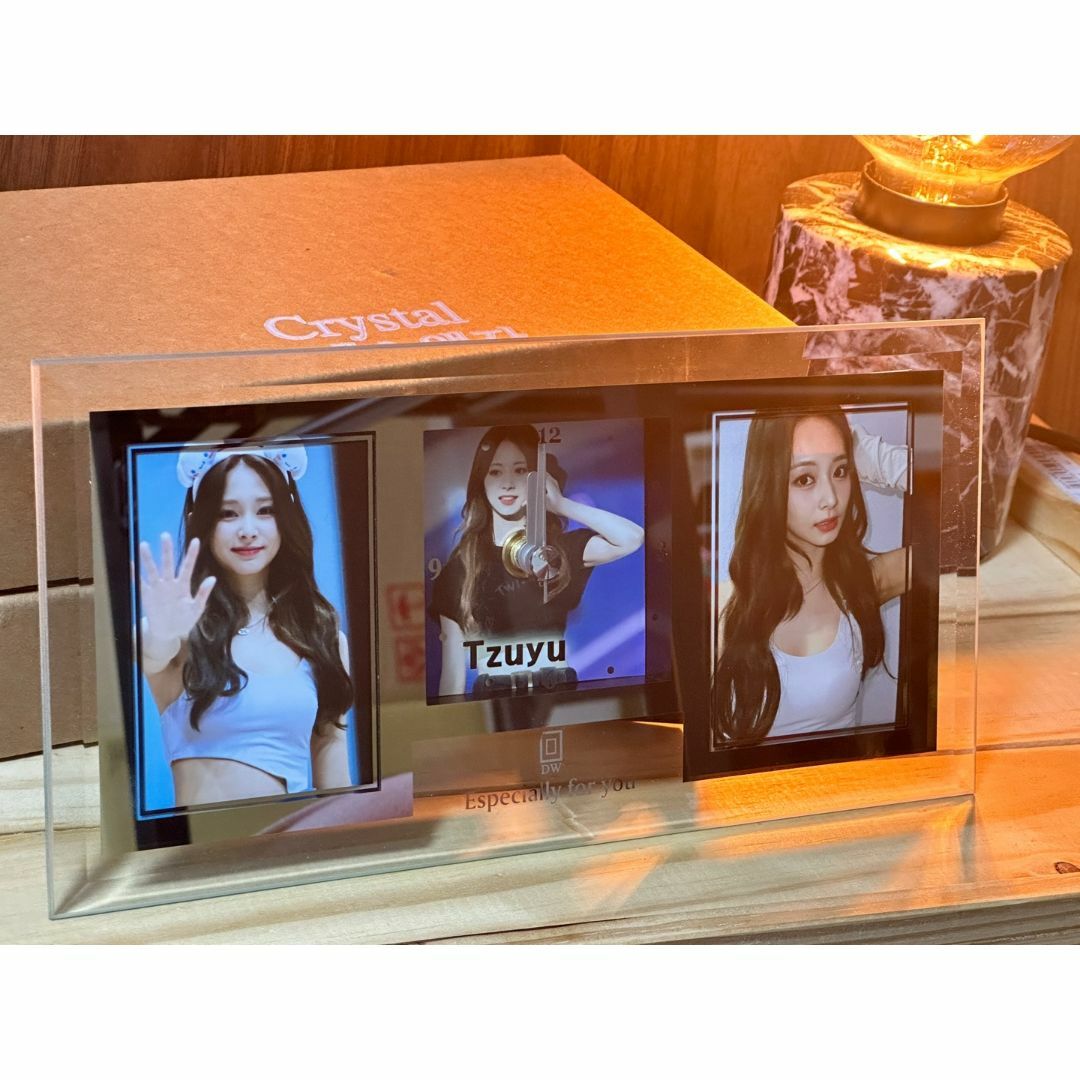 tzuyu 写真付きクリスタルフォトフレーム　 エンタメ/ホビーのタレントグッズ(アイドルグッズ)の商品写真