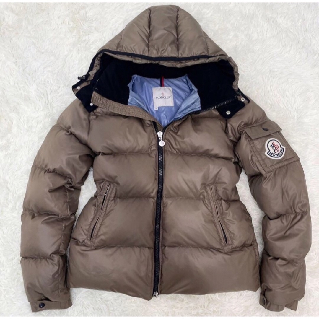 MONCLER(モンクレール)のモンクレール　ダウン　　サイズ5 メンズのジャケット/アウター(ダウンジャケット)の商品写真