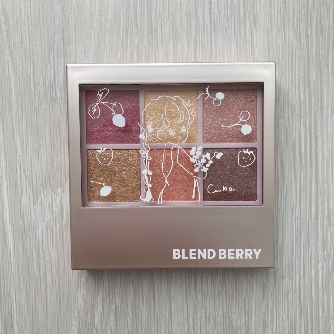 KOSE(コーセー)の【新品未使用】BLEND BERRY アイシャドウ cahoコラボ コスメ/美容のベースメイク/化粧品(アイシャドウ)の商品写真