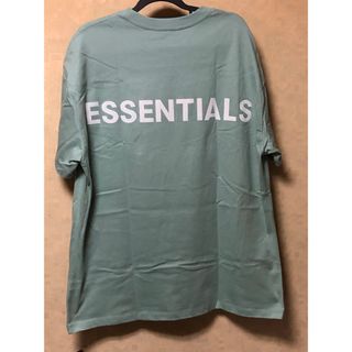 フィアオブゴッド(FEAR OF GOD)のほぼ新品FOG-Fear Of God Essentials バックロゴTシャツ(Tシャツ/カットソー(半袖/袖なし))