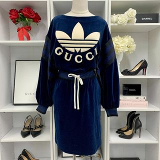 Gucci - ☆未使用品☆GUCCI adidasコラボ 3ストライプ ロゴ ワンピース Gucci - ☆未使用品☆GUCCI adidasコラボ 3ストライプ ロゴ ワンピース