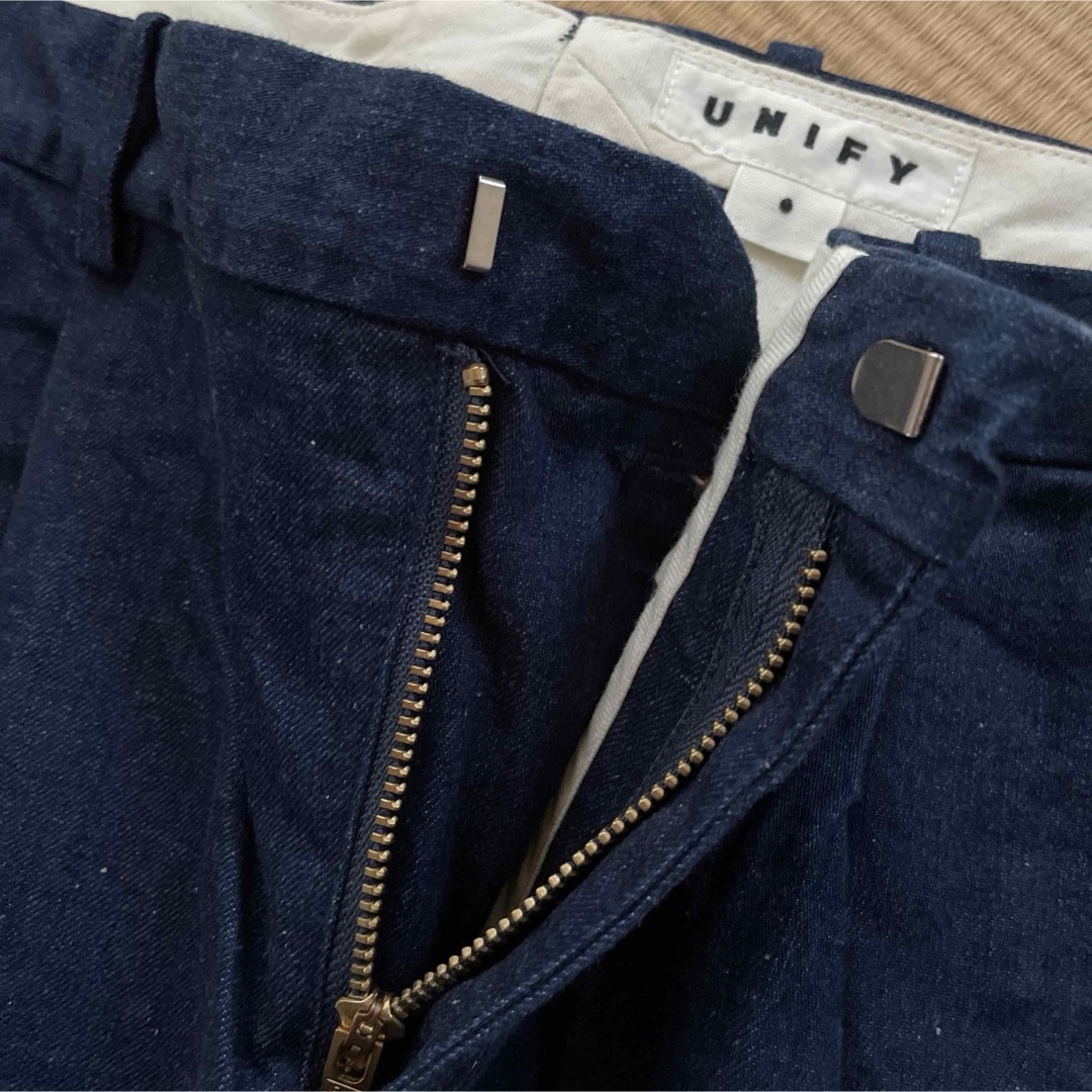 URBAN RESEARCH DOORS(アーバンリサーチドアーズ)のUNIFY●デニムパンツ●ジーンズ レディースのパンツ(デニム/ジーンズ)の商品写真