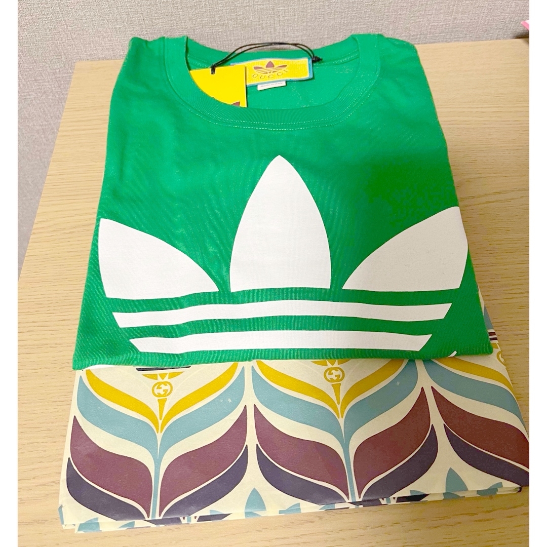 Gucci(グッチ)の【新品未使用】グッチGUCCIadidasコラボTシャツSサイズ レディースのトップス(Tシャツ(半袖/袖なし))の商品写真