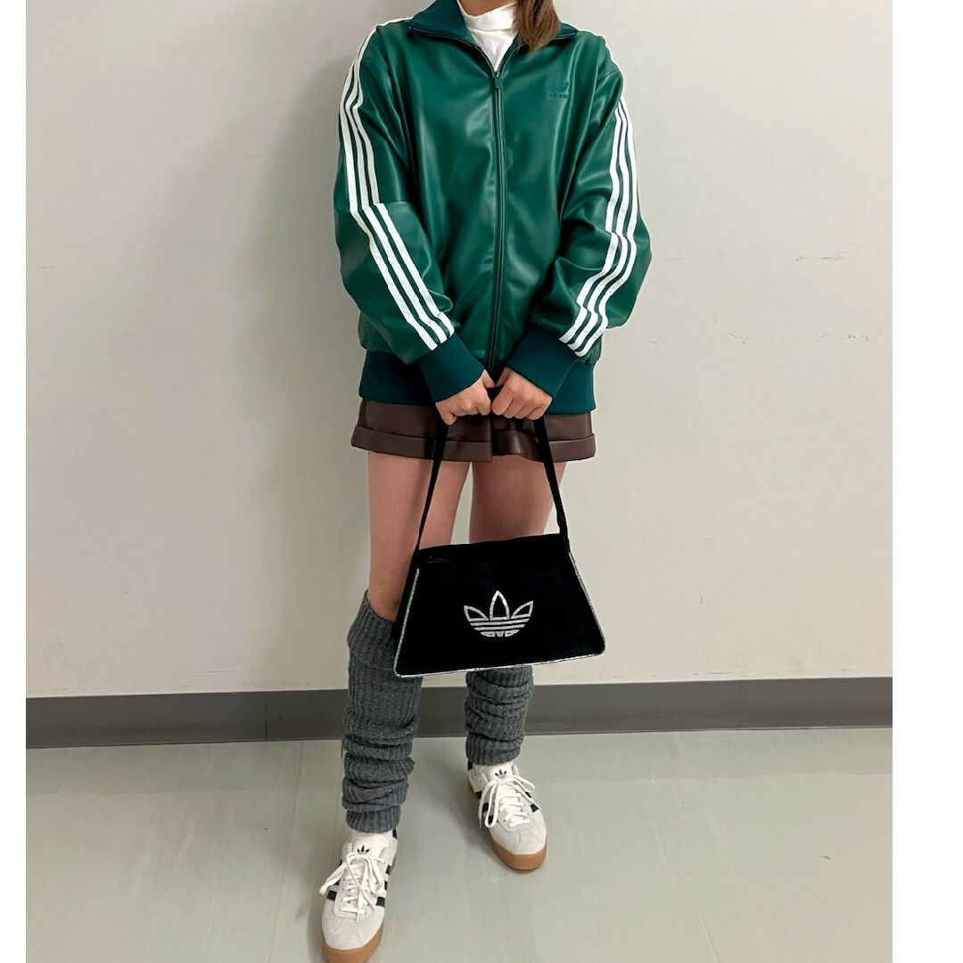 adidas(アディダス)の大人気！完売品！adidas Originals フェイク レザー アディカラー メンズのジャケット/アウター(レザージャケット)の商品写真