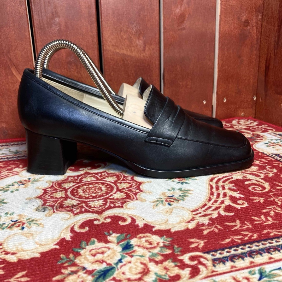 REGAL(リーガル)の美品！REGALコインローファーパンプス黒レザー23cm レディースの靴/シューズ(ローファー/革靴)の商品写真
