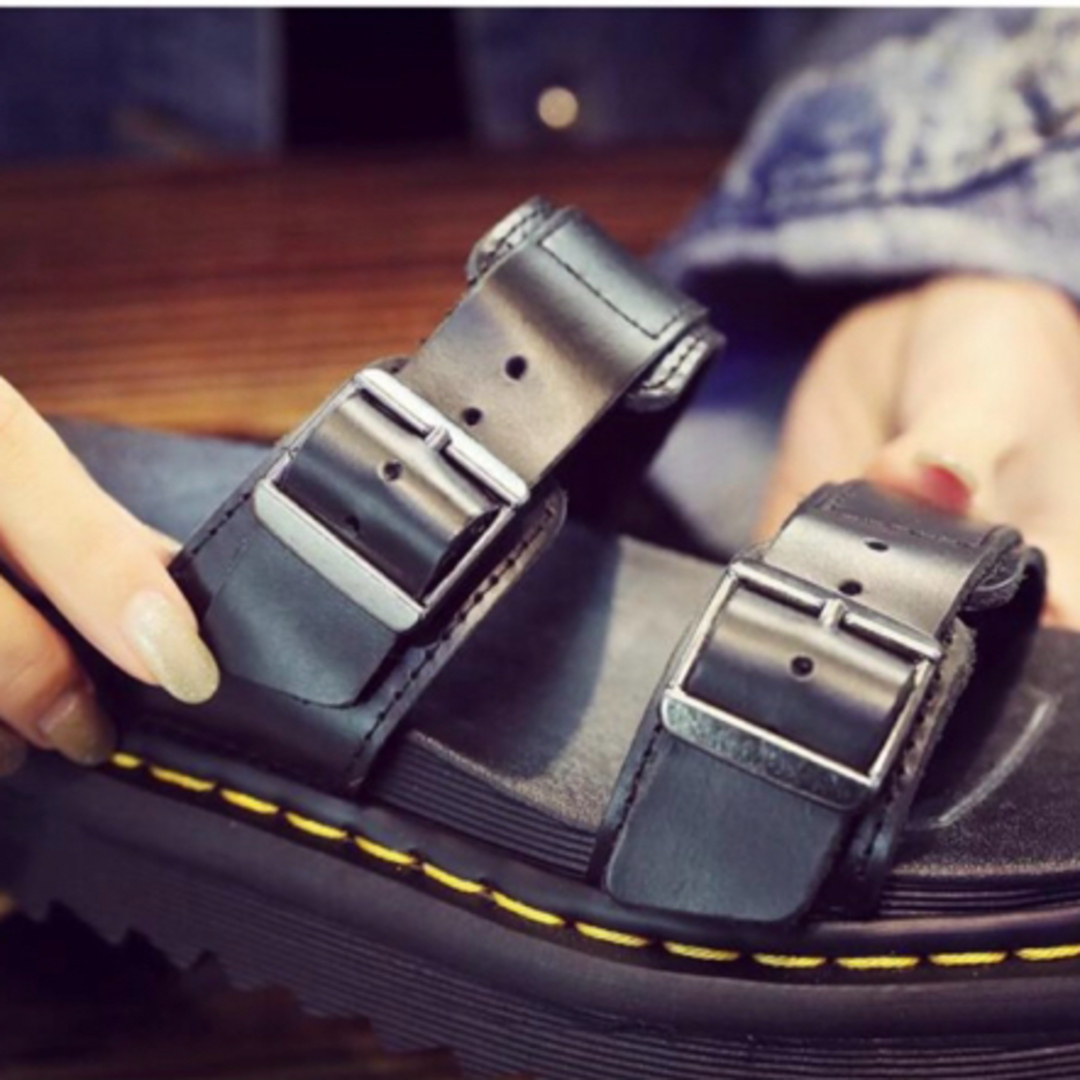 【即購入⭕️】     24cm   Dr.Martens風サンダル    レディースの靴/シューズ(サンダル)の商品写真