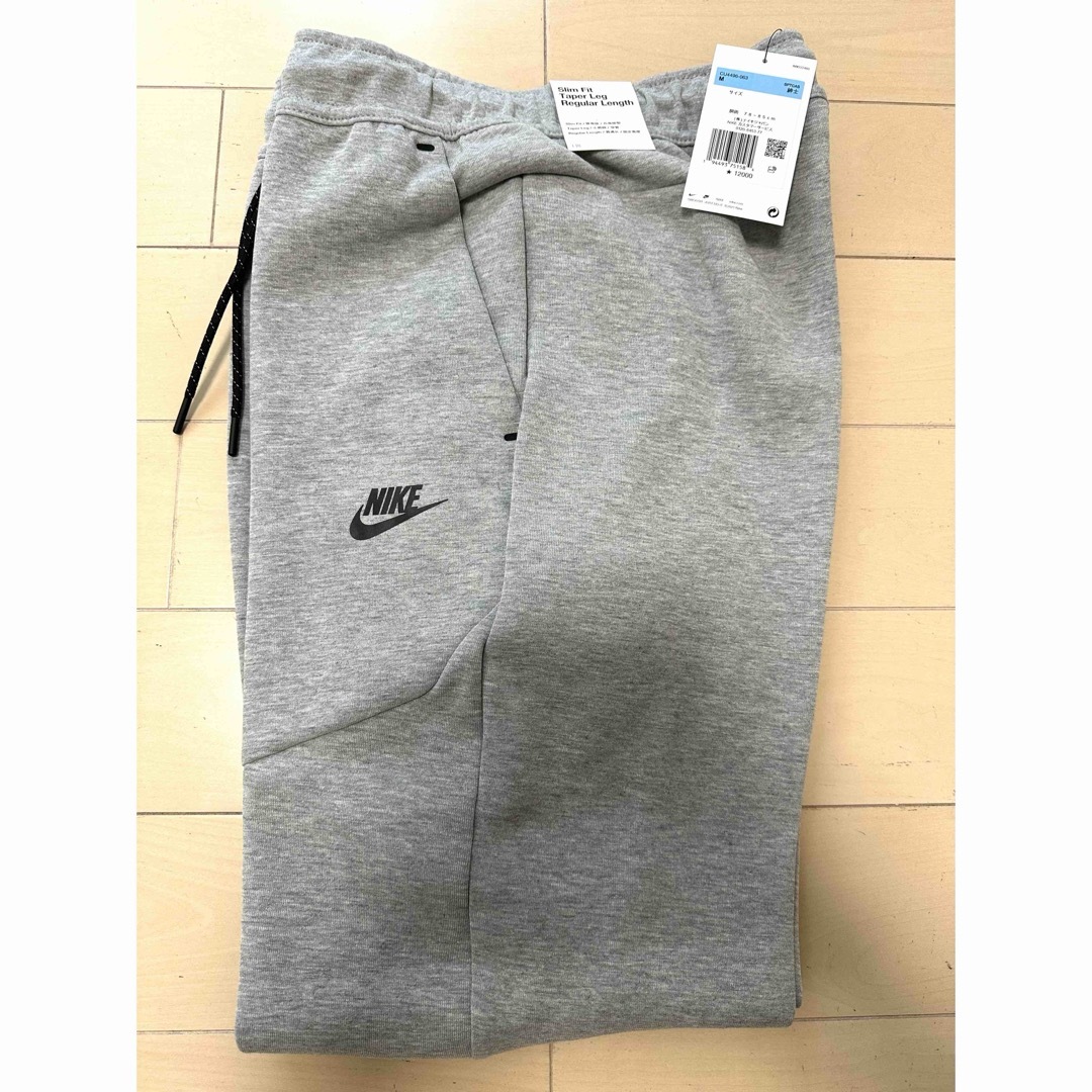 NIKE(ナイキ)の入手困難！NIKE テックフリース Mグレー 新品！！ジョガーパンツ メンズのパンツ(その他)の商品写真