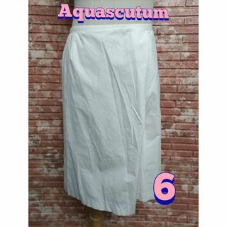 アクアスキュータム(AQUA SCUTUM)のAquascutum アクアスキュータム タックスカート 白 サイズ6(ひざ丈スカート)