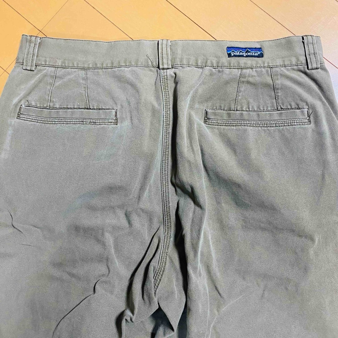 patagonia(パタゴニア)のpatagonia パタゴニア カーキ色 ボトムス W34 メンズのパンツ(ワークパンツ/カーゴパンツ)の商品写真