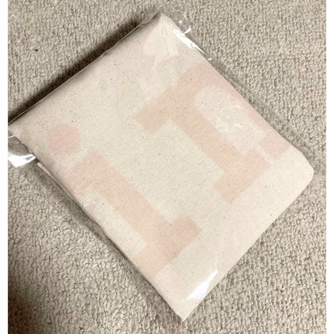 marimekko(マリメッコ)の marimekko 新品未使用ノベルティ グラデーションロゴプリントバッグ レディースのバッグ(エコバッグ)の商品写真