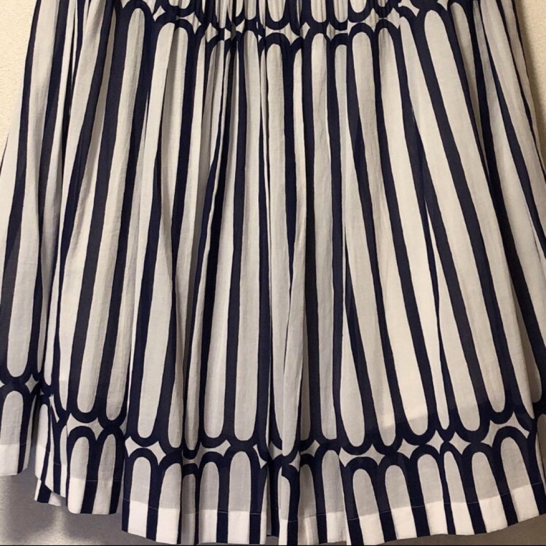 mina perhonen(ミナペルホネン)のふんわり揺れるミナペルホネン「finger stripe」フレアスカート 36 レディースのスカート(その他)の商品写真