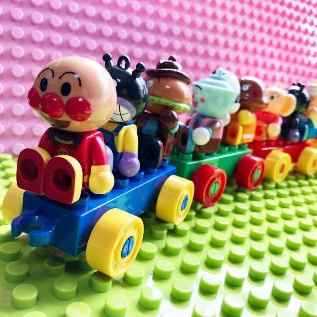 汽車＋車４台セット　アンパンマンブロックラボ　レゴデュプロ互換品 キッズ/ベビー/マタニティのおもちゃ(知育玩具)の商品写真