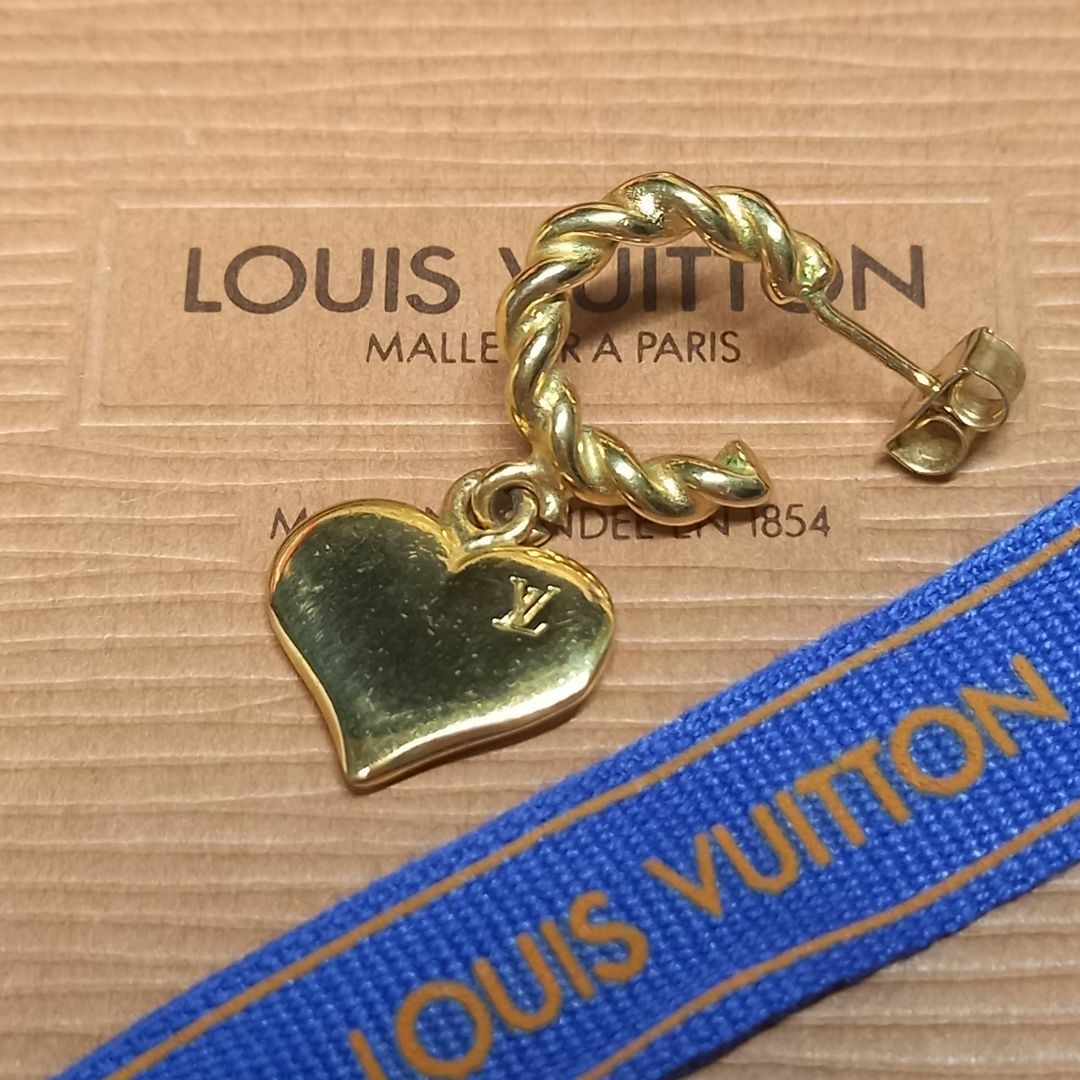 LOUIS VUITTON(ルイヴィトン)の専用ルイヴィトン ピアス ハート ゴールド 片耳 片方 スウィートモノグラム レディースのアクセサリー(ピアス)の商品写真