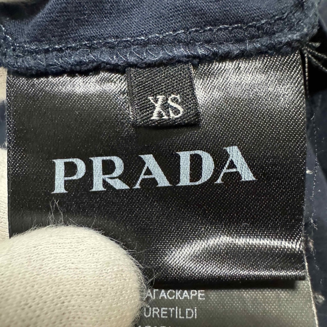 PRADA(プラダ)のPRADA プラダ VネックTシャツ 半袖 ネイビー メンズ XS マダガスカル メンズのトップス(Tシャツ/カットソー(半袖/袖なし))の商品写真