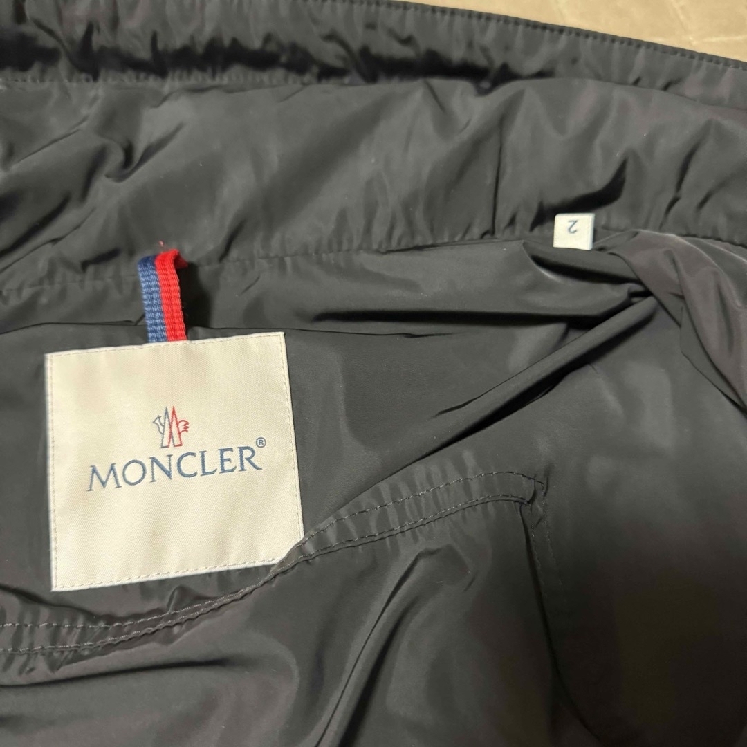 MONCLER(モンクレール)のモンクレール　OCRE　ブラック　2 レディースのジャケット/アウター(ナイロンジャケット)の商品写真