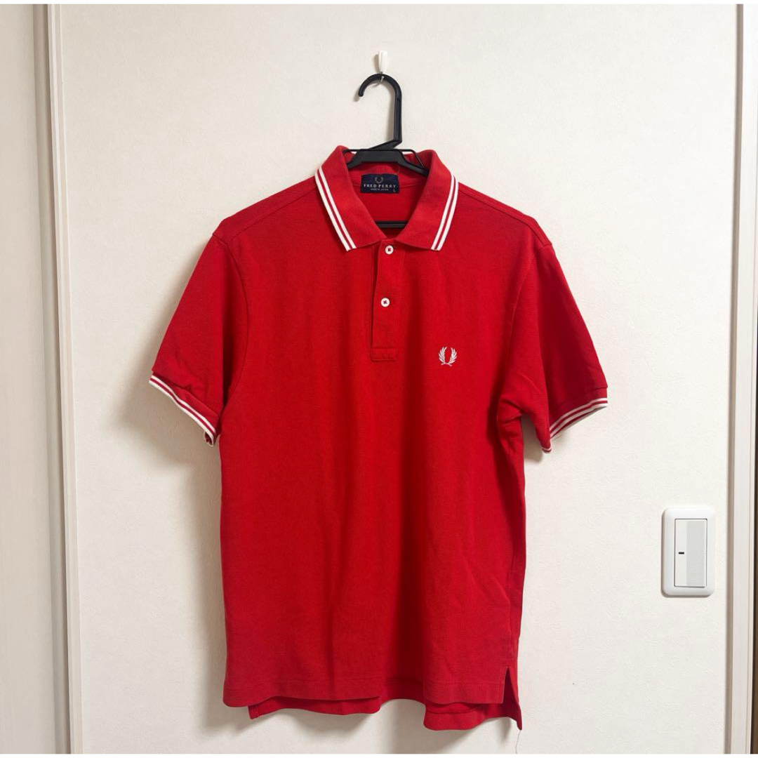 フレッドペリー ポロシャツ ワンポイント レッド 古着 fred perry メンズのトップス(ポロシャツ)の商品写真