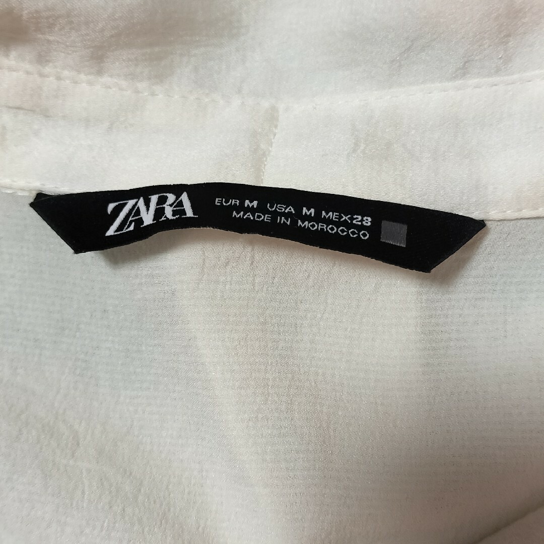 ZARA(ザラ)のZARA　ザラ　タイ付きパールボタンブラウス　М　入園式　入学式 レディースのトップス(シャツ/ブラウス(長袖/七分))の商品写真