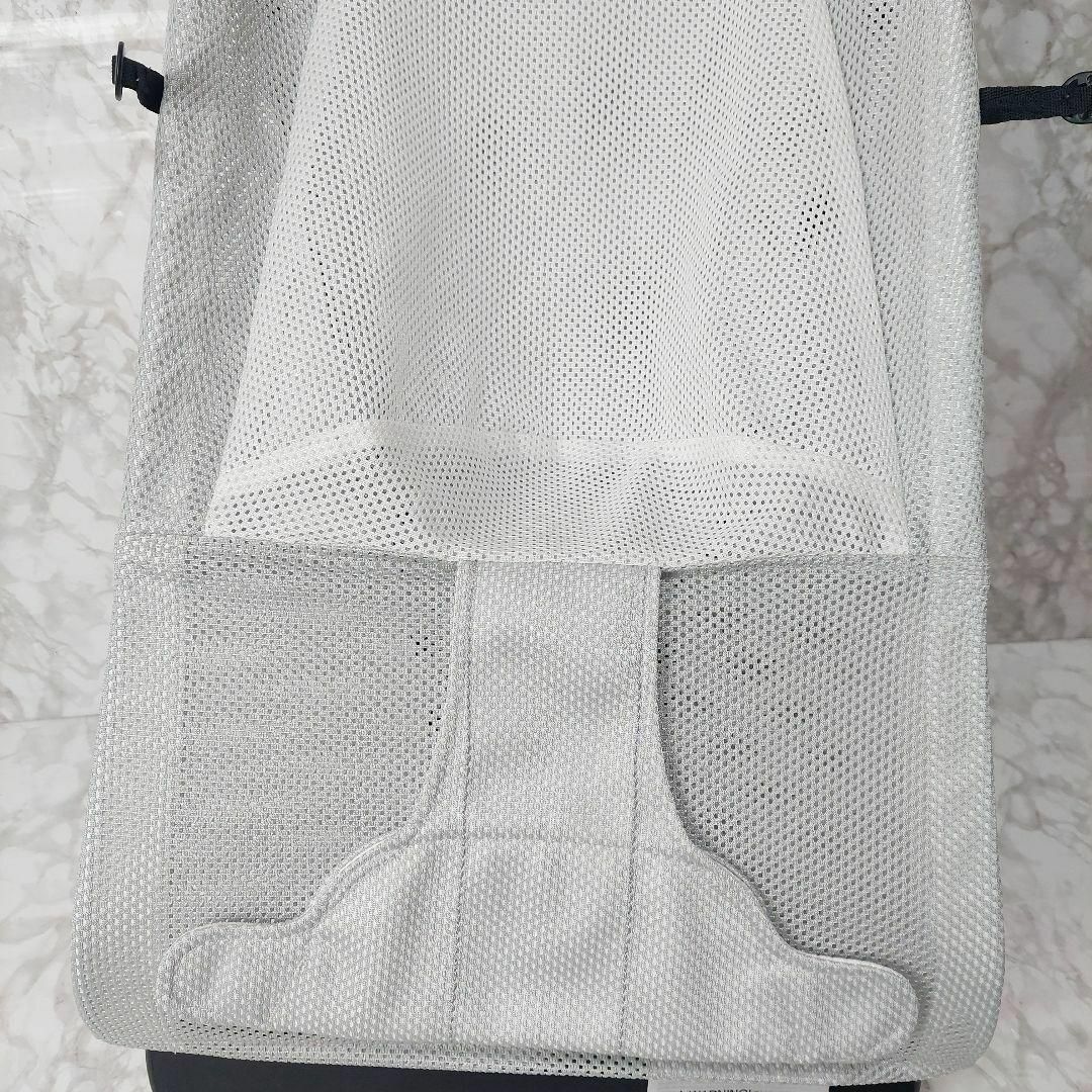 BABYBJORN(ベビービョルン)のバウンサー 005029 バランスソフトエアー AIR シルバー ホワイト キッズ/ベビー/マタニティの寝具/家具(ベビーベッド)の商品写真