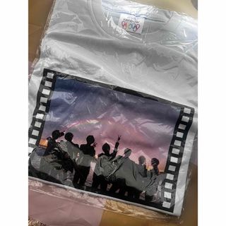 WEST ライブツアーTシャツ(アイドルグッズ)