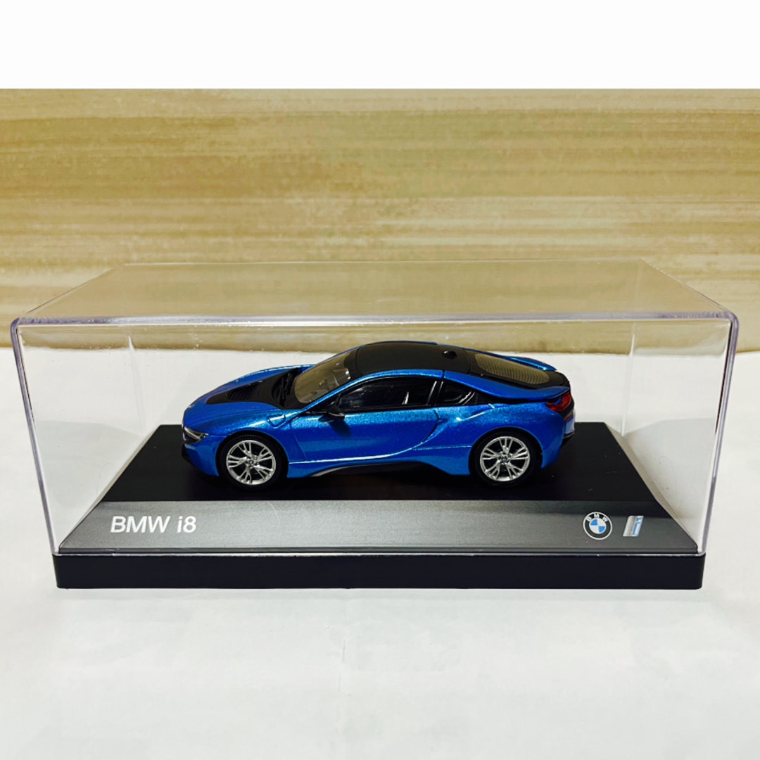 BMW(ビーエムダブリュー)のディーラー正規品　1/43 BMW i8 プロトニックブルー エンタメ/ホビーのおもちゃ/ぬいぐるみ(ミニカー)の商品写真