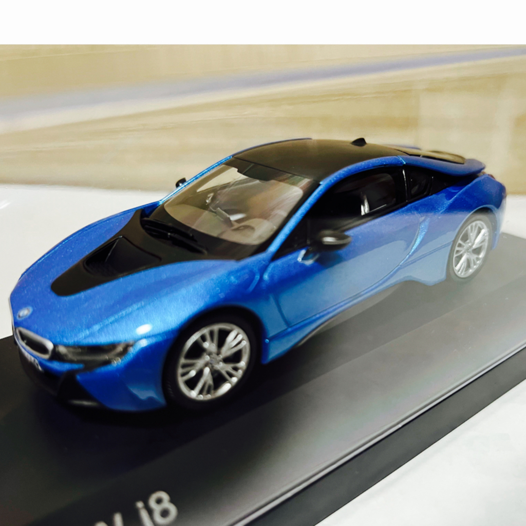 BMW(ビーエムダブリュー)のディーラー正規品　1/43 BMW i8 プロトニックブルー エンタメ/ホビーのおもちゃ/ぬいぐるみ(ミニカー)の商品写真