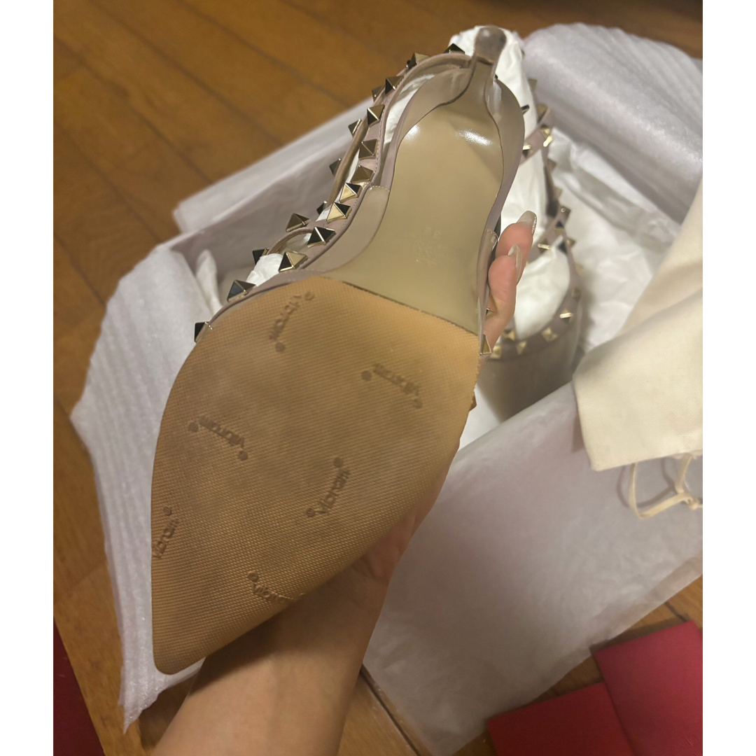 VALENTINO(ヴァレンティノ)のヴィレンティノ　ロックスタッズ レディースの靴/シューズ(ハイヒール/パンプス)の商品写真