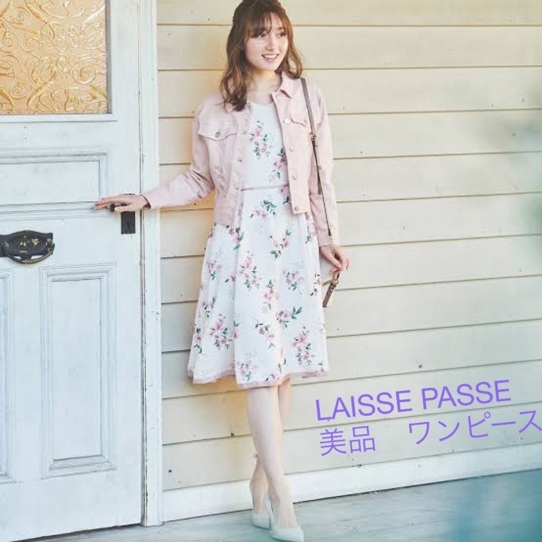 LAISSE PASSE(レッセパッセ)のLAISSE PASSE♡フラワー刺繍プリントワンピース レディースのワンピース(ひざ丈ワンピース)の商品写真