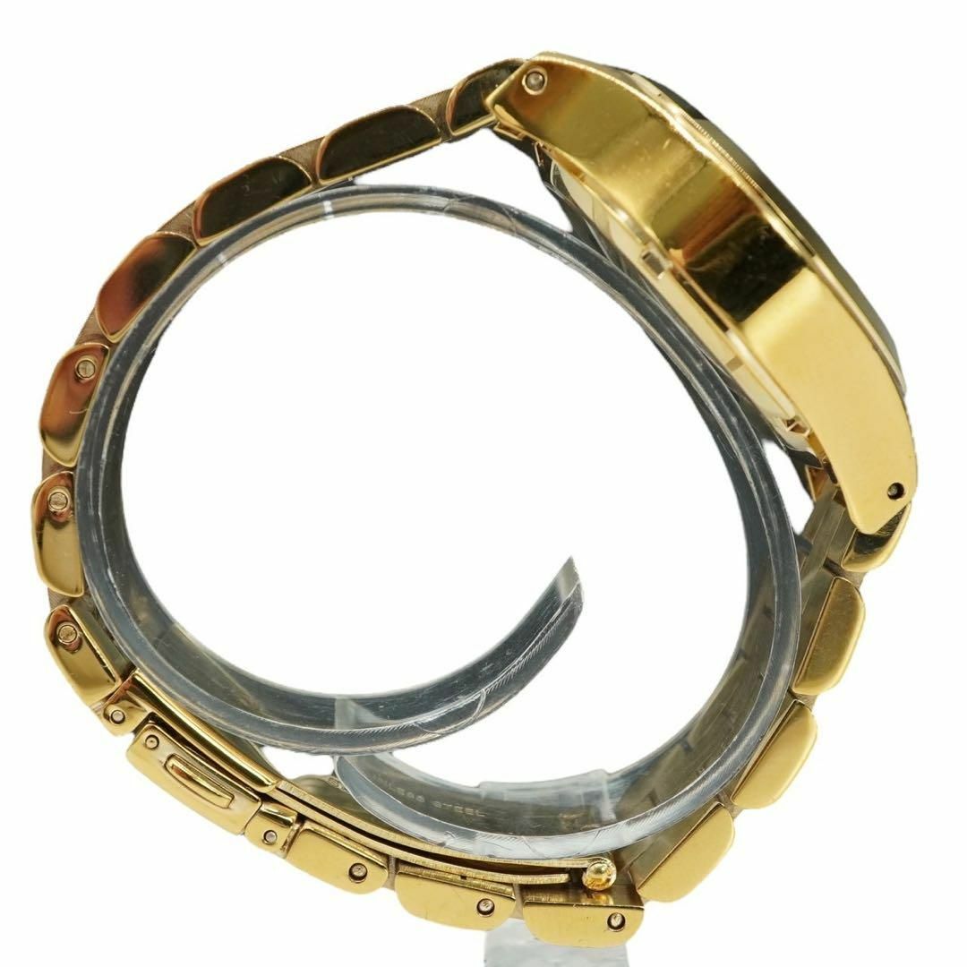 MARC BY MARC JACOBS(マークバイマークジェイコブス)のマークバイマークジェイコブス　g2　腕時計　アナログ　ゴールド　金属ベルト メンズの時計(腕時計(アナログ))の商品写真