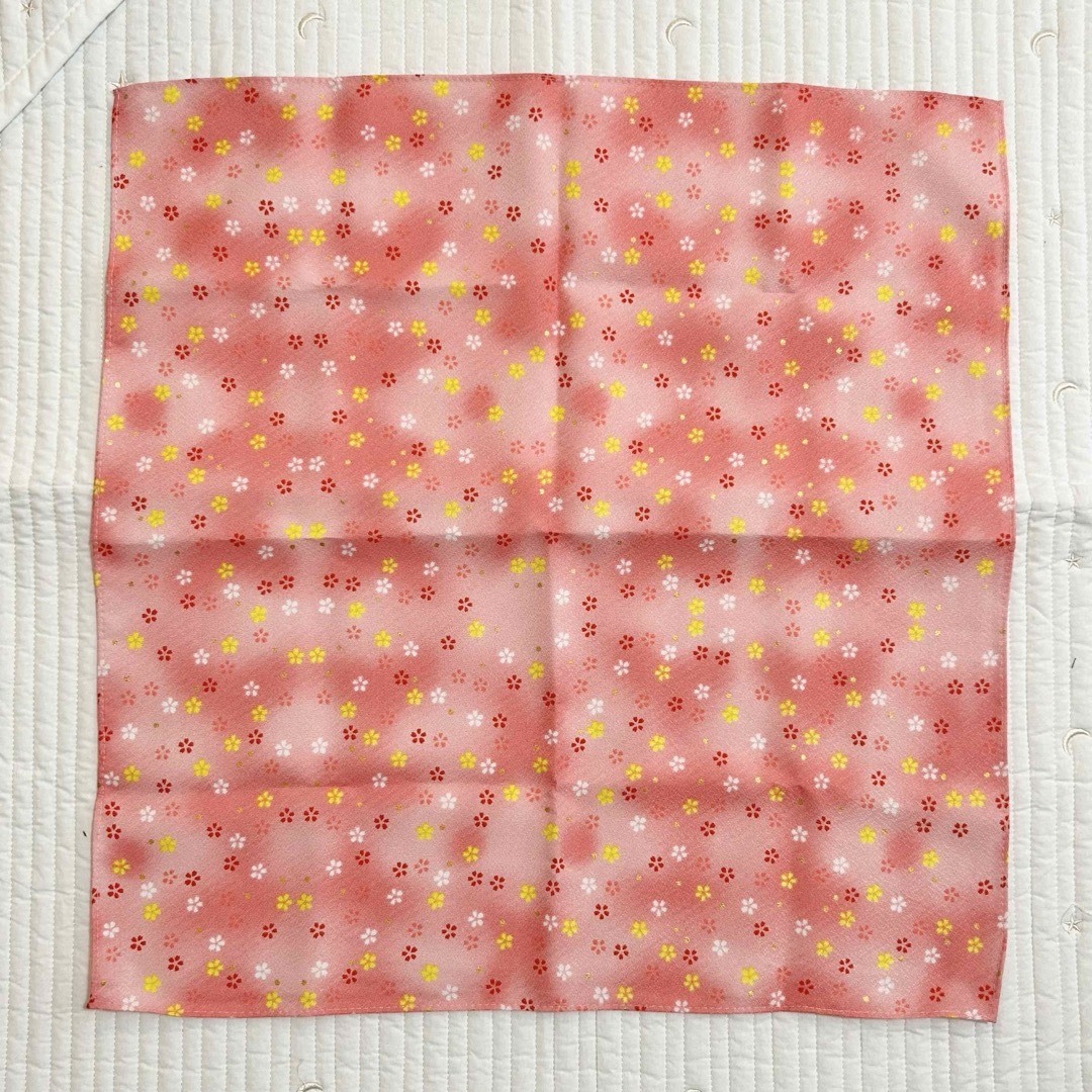 ピンク 花柄 ミニ風呂敷　ランチクロス レディースの水着/浴衣(和装小物)の商品写真